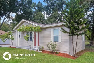 4801 King Lake Dr in Land O Lakes, FL - Foto de edificio - Building Photo