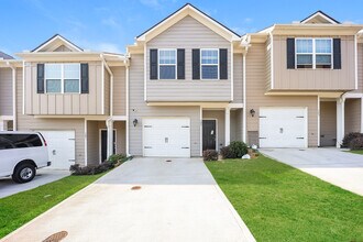 505 Highwood Ln in East Point, GA - Foto de edificio - Building Photo