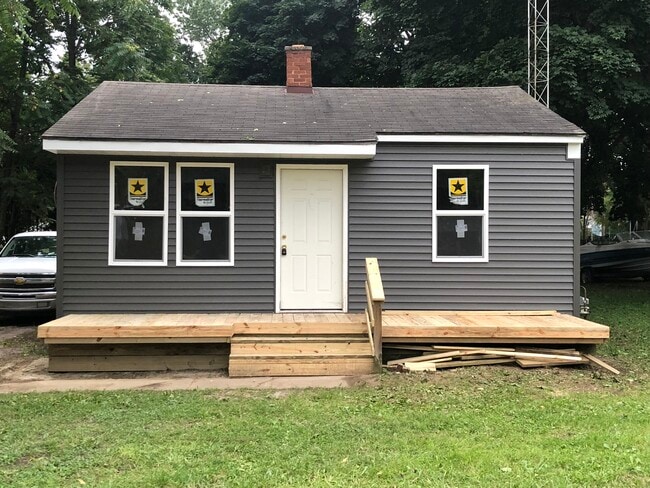 property at 2188 E Parkwood Ave