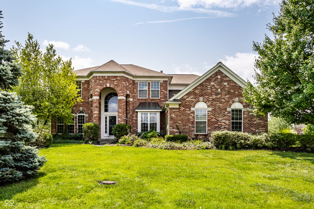 3851 Meadow Side Ct in Zionsville, IN - Building Photo