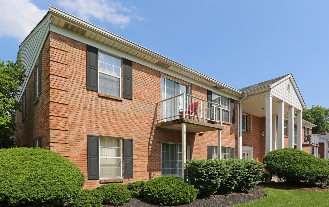 Diamond Oaks in Cincinnati, OH - Building Photo
