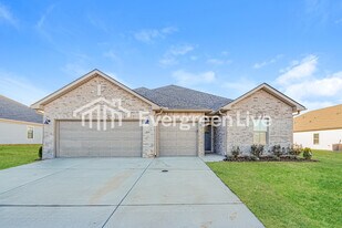 104 Chain Bridge Circle in Harvest, AL - Building Photo