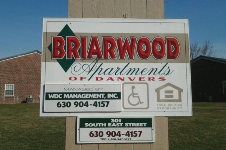 Briarwood Manor in Danvers, IL - Building Photo