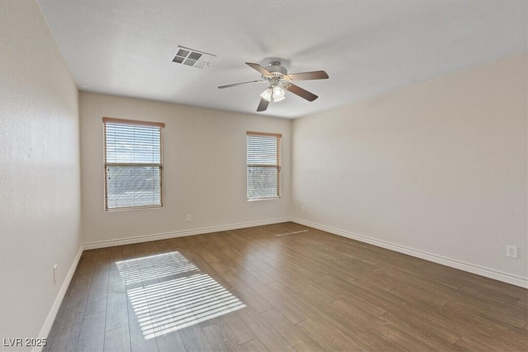 227 Palmarosa St in Henderson, NV - Building Photo