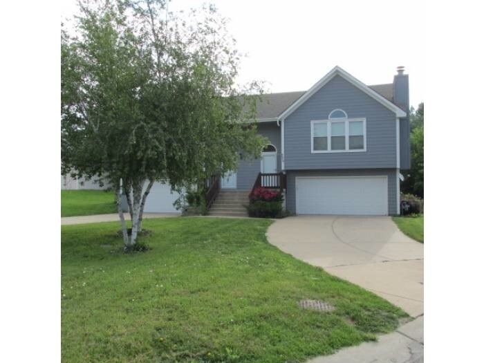 6624 W 152nd St Photo