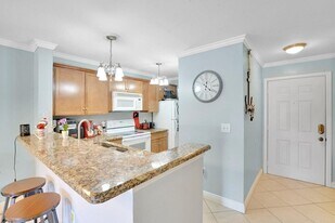 4855 Via Palm Lakes in West Palm Beach, FL - Building Photo