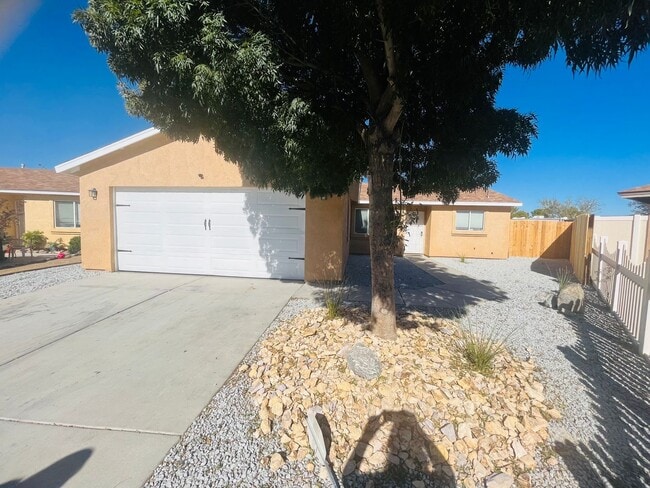24986 Pso Robles in Barstow, CA - Building Photo - Building Photo