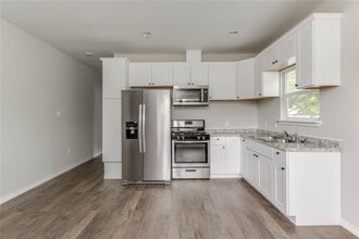 412 Booth St in Taylor, TX - Building Photo - Building Photo