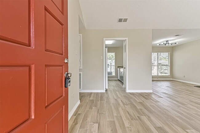 2512 Ironclad Dr in League City, TX - Building Photo - Building Photo