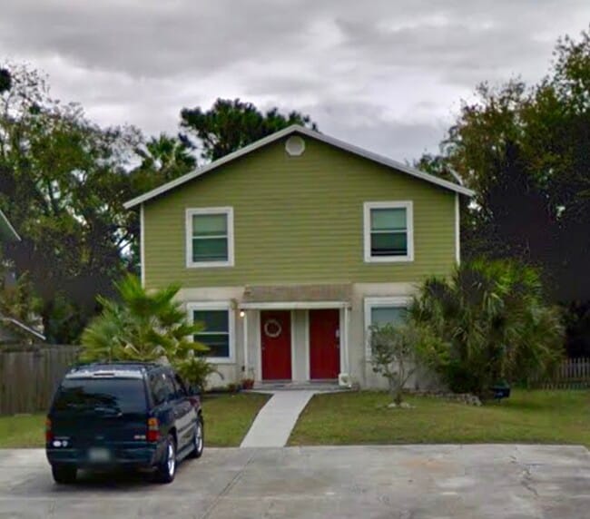 2133 Oleander Pl