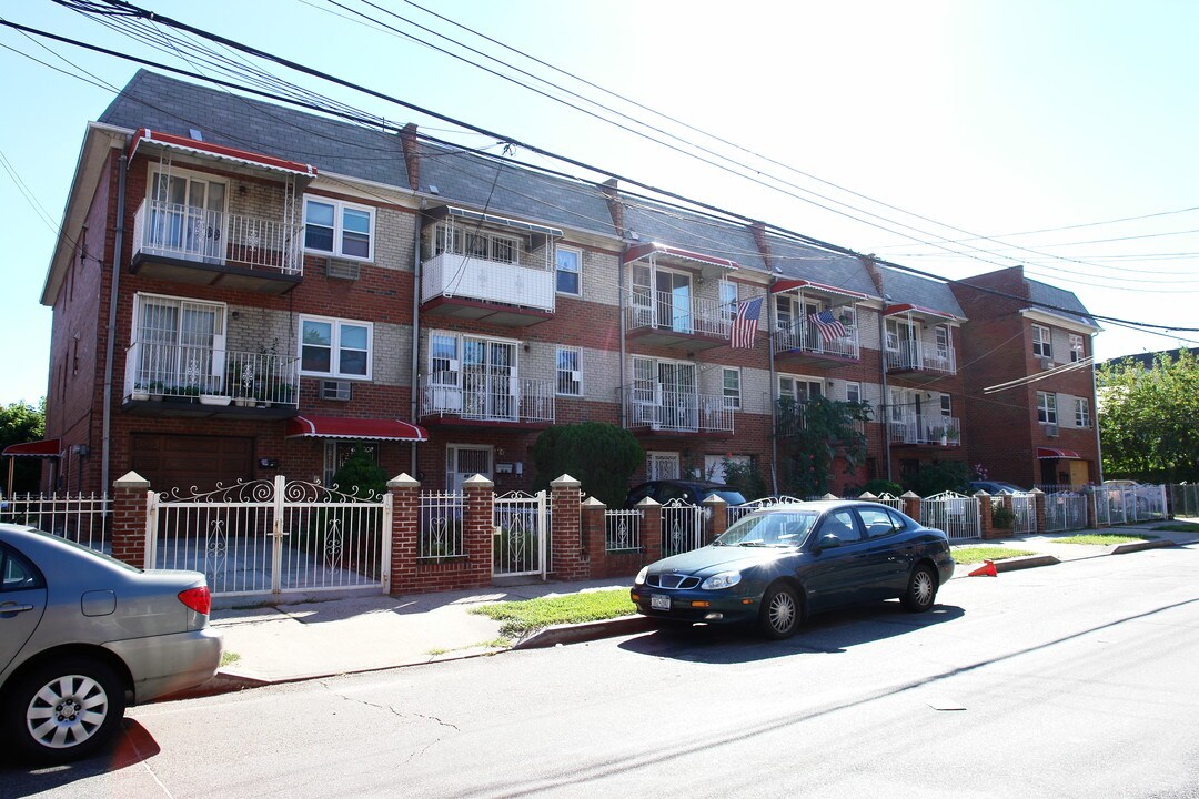 3825-3835 147th St in Flushing, NY - Foto de edificio