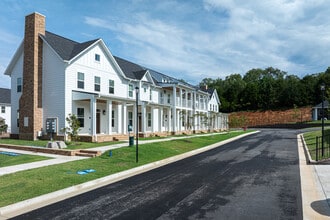 Magnolia Gardens in Greenbrier, AR - Foto de edificio - Building Photo