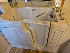 217 W Fairlane Dr in Longview, TX - Foto de edificio - Building Photo