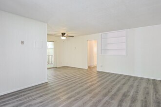 4800 Williamsburg Ln in La Mesa, CA - Building Photo - Building Photo