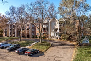 Dale Terrace in Roseville, MN - Building Photo