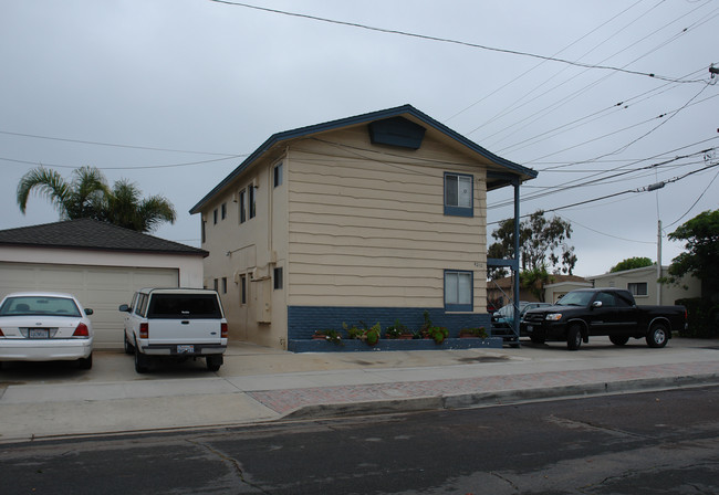 4210 Haines St in San Diego, CA - Building Photo - Building Photo