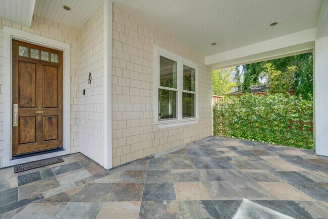 557 Maple Ct in Mountain View, CA - Building Photo - Building Photo