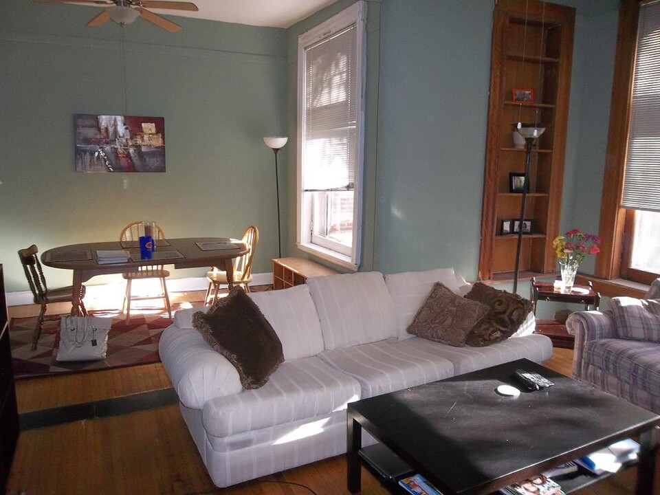 2619 N Hampden Ct, Unit Second in Chicago, IL - Foto de edificio