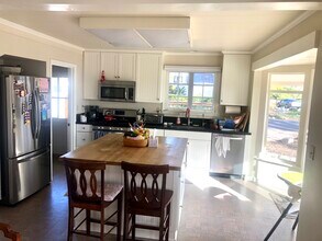 880 Cambridge Dr, Unit A in Goleta, CA - Foto de edificio - Building Photo