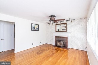 102 Martin Rd in Glen Burnie, MD - Building Photo - Building Photo