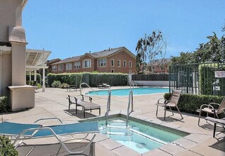 430 Sandhurst Dr in Milpitas, CA - Building Photo - Building Photo