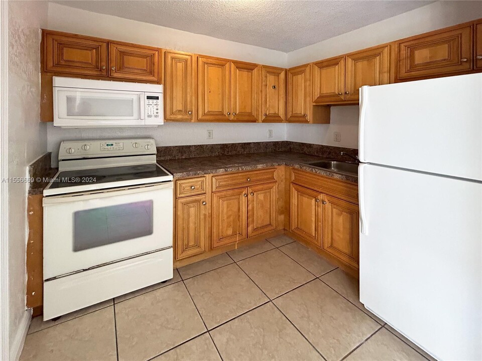 8287 NE Miami Ct in Miami, FL - Building Photo
