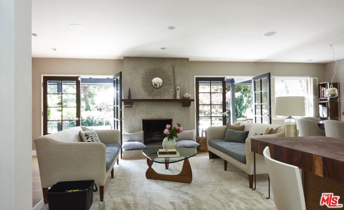 650 Hightree Rd in Santa Monica, CA - Foto de edificio