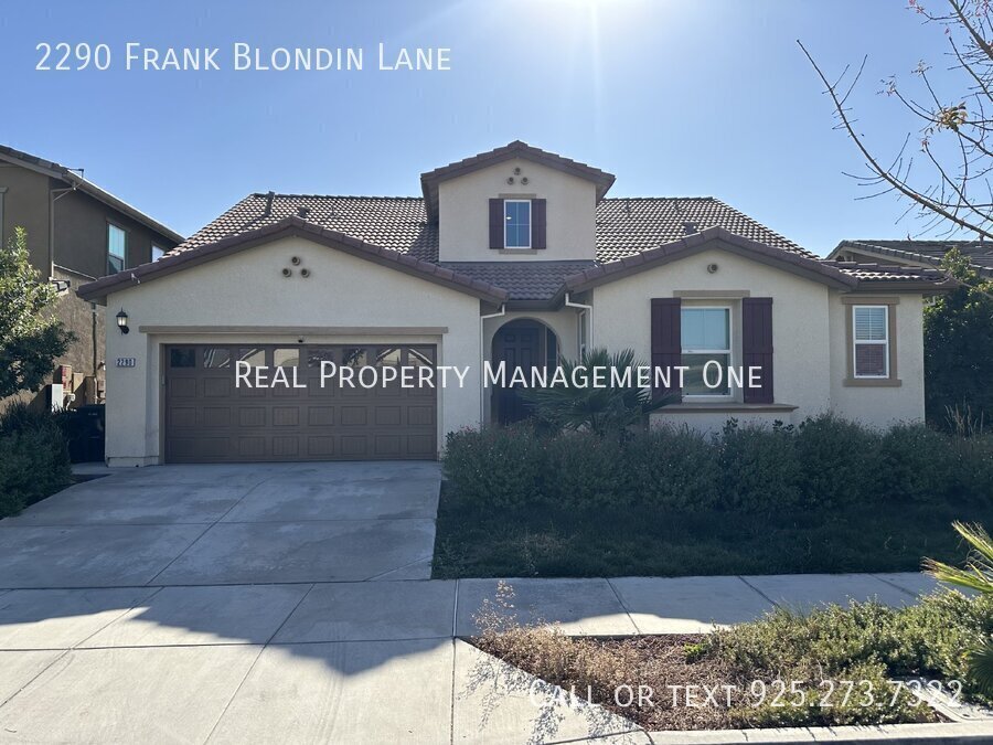 2290 Frank Blondin Ln in Tracy, CA - Building Photo