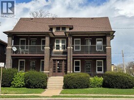 290 Vista Pl in Windsor, ON - Building Photo