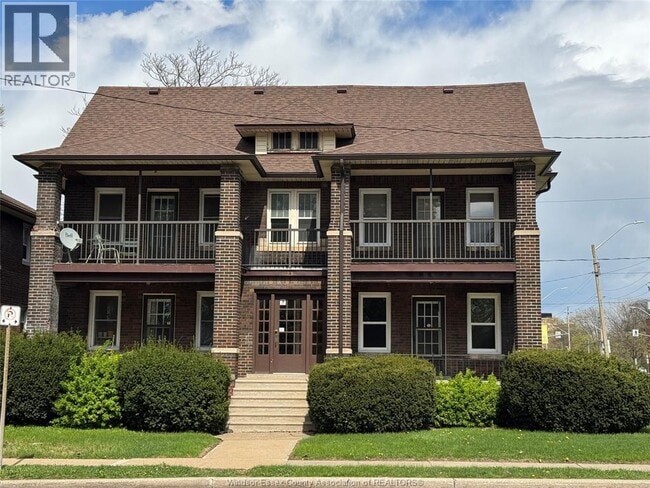 property at 290 Vista Pl