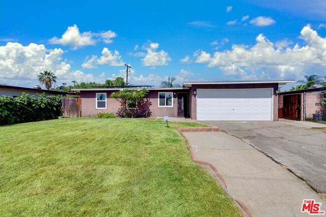 property at 5633 Cedarglen Dr