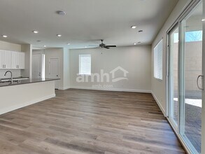 10395 Bishops Cap St in Las Vegas, NV - Building Photo - Building Photo