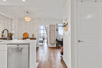 438 Richmond St W in Toronto, ON - Building Photo - Building Photo