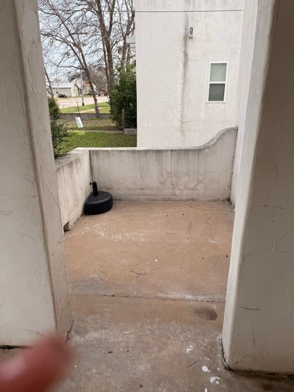 302 E Sandstone St in Llano, TX - Foto de edificio - Building Photo