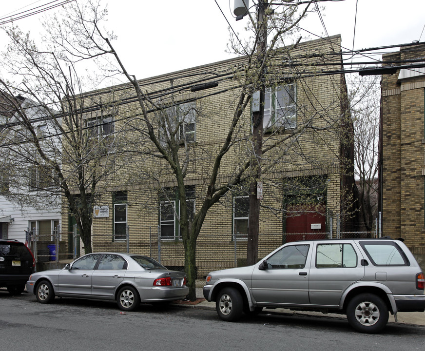 119-121 61st St in West New York, NJ - Building Photo