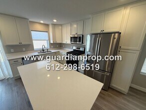 8853 Granite Ct in Woodbury, MN - Building Photo - Building Photo