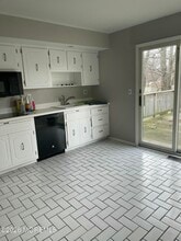 52 Yorke Ct in Freehold Township, NJ - Building Photo - Building Photo