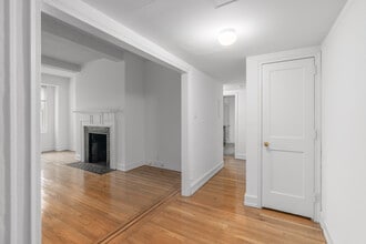 McCallum Apartments in Philadelphia, PA - Foto de edificio - Interior Photo