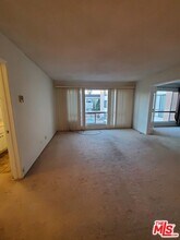 6199 Canterbury Dr in Culver City, CA - Foto de edificio - Building Photo