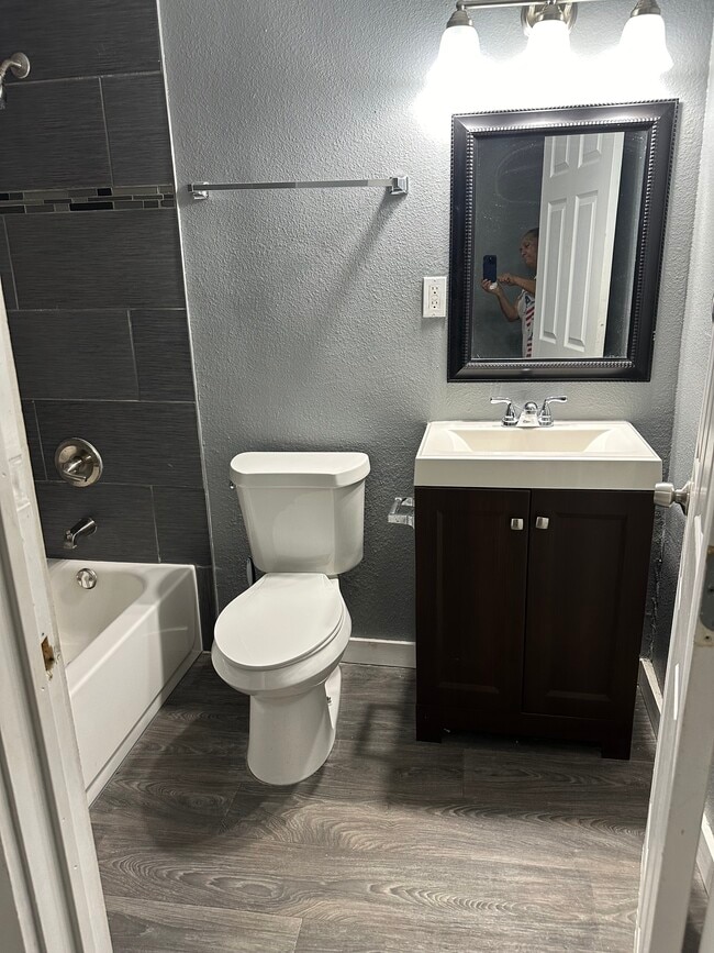 311 Glamis Ave, Unit 1 in San Antonio, TX - Foto de edificio - Building Photo