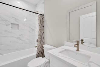 9309 Belfast St-Unit -Room B in New Orleans, LA - Building Photo - Building Photo