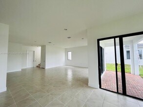 5032 Frattina St. in Ave Maria, FL - Foto de edificio - Building Photo