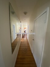 569 Main St, Unit 1 in Medford, MA - Foto de edificio - Building Photo