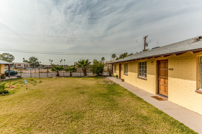 1214 N 49th St in Phoenix, AZ - Building Photo - Other