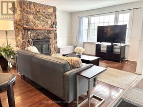 2958 King St in Caledon, ON - Building Photo - Building Photo