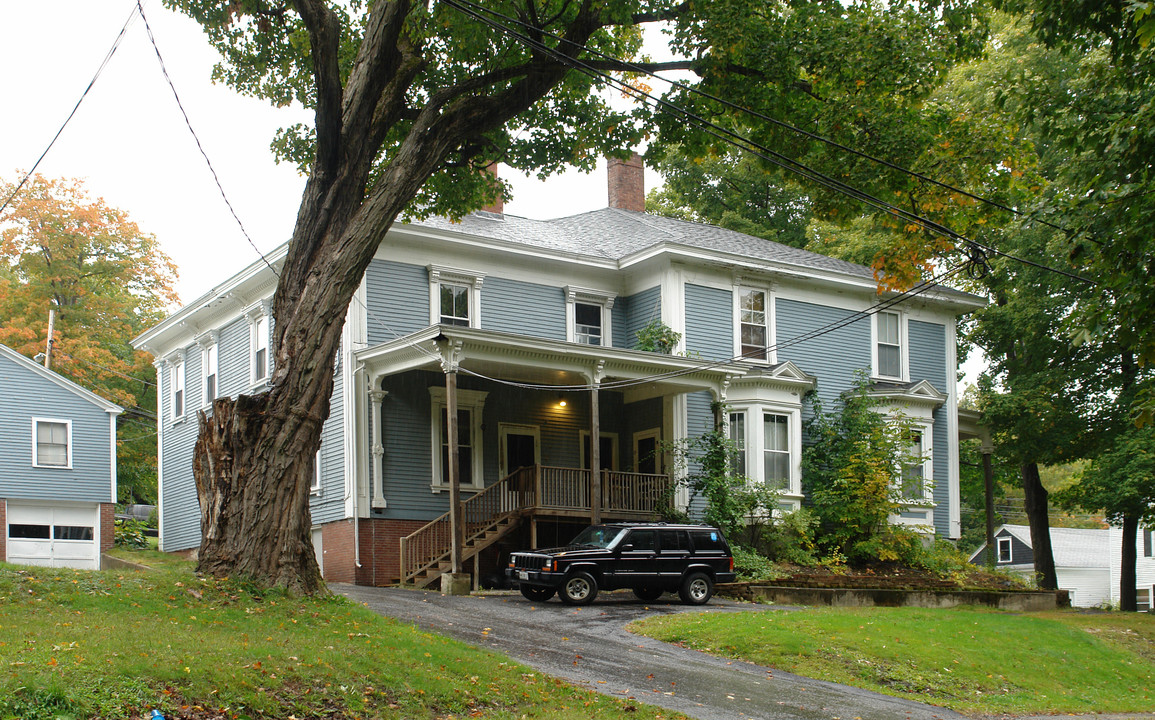 17 Prospect St in Auburn, ME - Building Photo