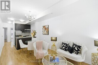 19 Coneflower Cres in Toronto, ON - Building Photo - Building Photo