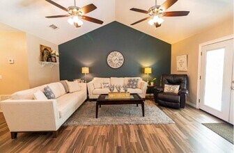 195 Sparkleberry Ln in Freeport, FL - Building Photo - Building Photo