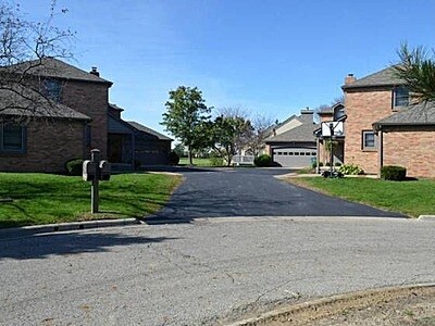 5930-5931 Berkshire Ct in Dublin, OH - Foto de edificio