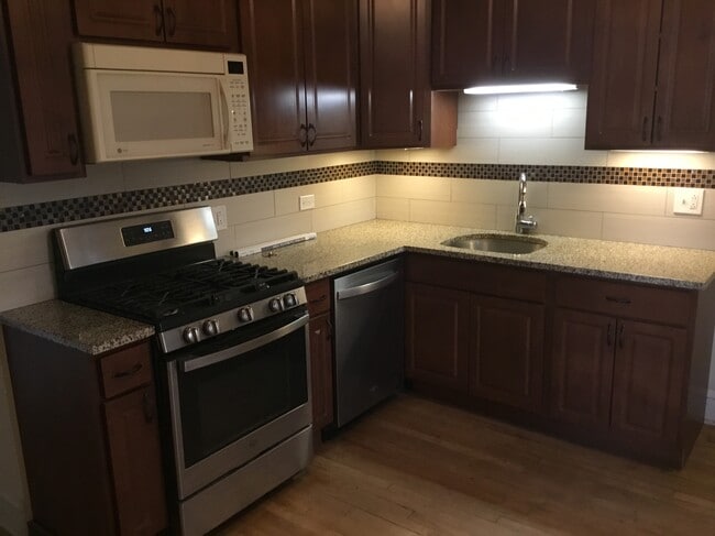 1042 N Oakley Blvd, Unit Unit#2